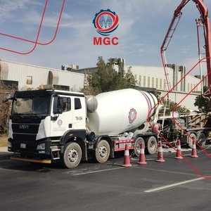 أسطول خلاطات ومضخات خرسانة
